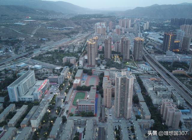 黃河之畔的工業(yè)脊梁 從三線建設(shè)到未來，蘭州承載的西北工業(yè)精華與數(shù)據(jù)時(shí)代新使命